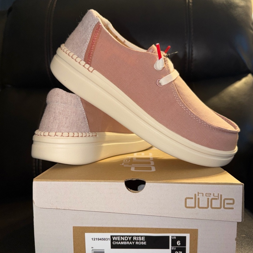 Hey Dude Wendy Rise Chambray Rose - US Women's Size 6.   EU 37  New In The box